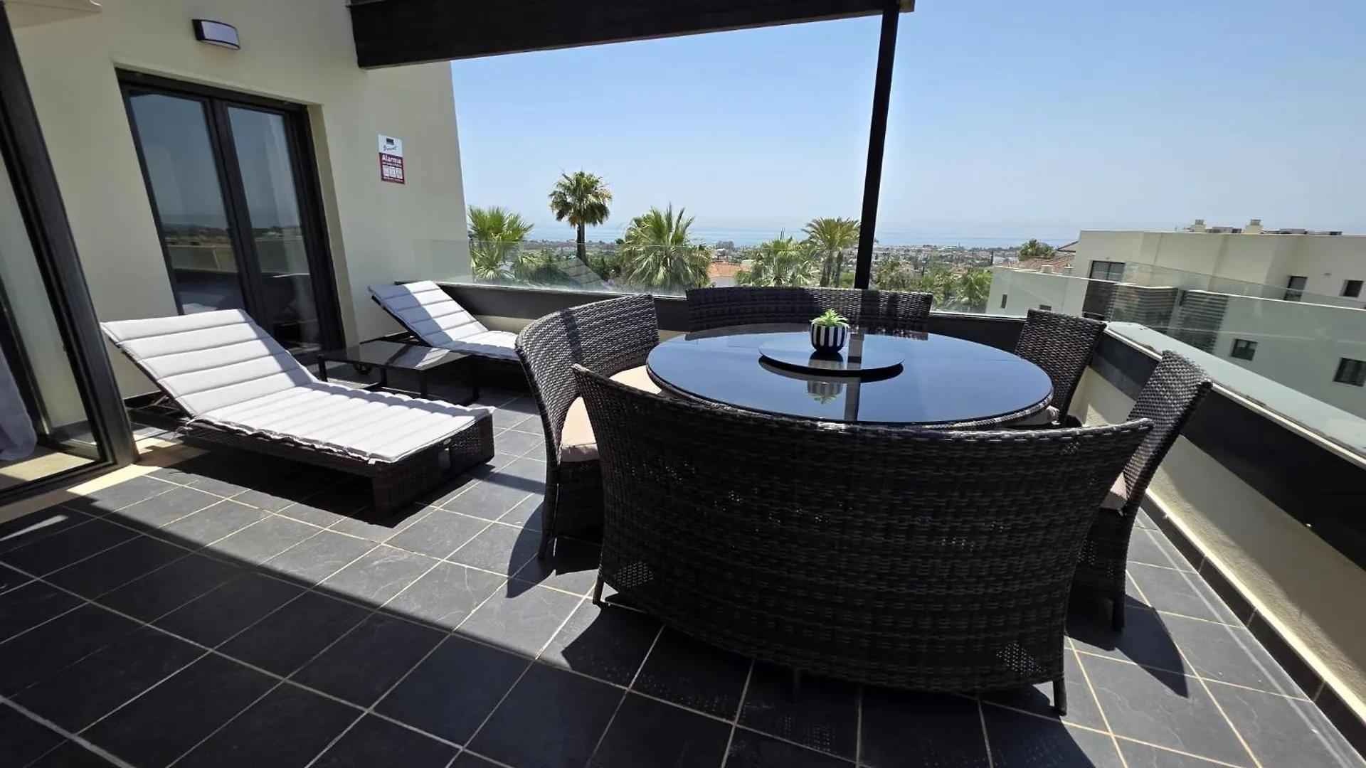 Los Flamingos Villa Padierna Apartment إِستيبونا